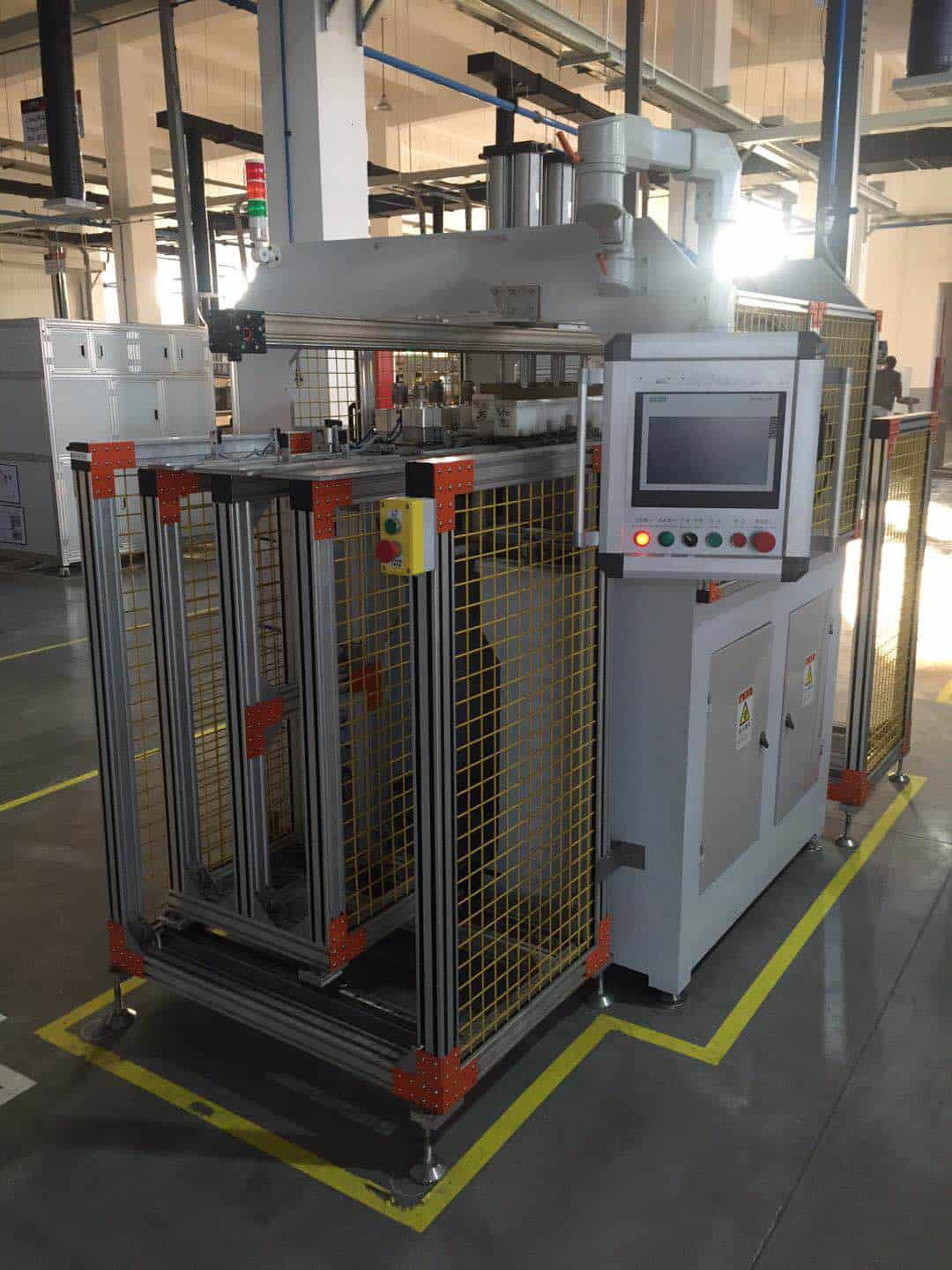 Radiator Plastic Tank Crimping Machine